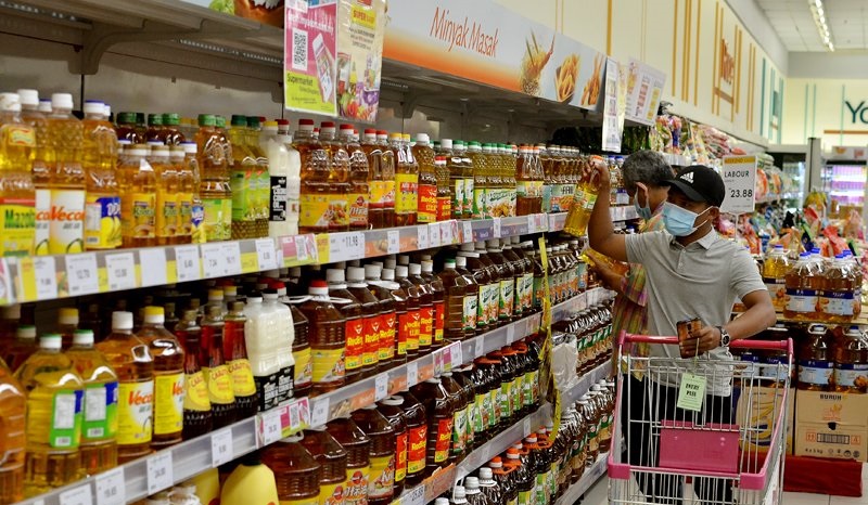 Maintain chicken ceiling price, bottled cooking oil subsidies, says PH