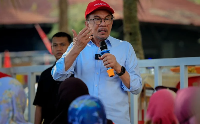 Anwar accuses rivals of ‘racist campaigning’ in Padang Serai